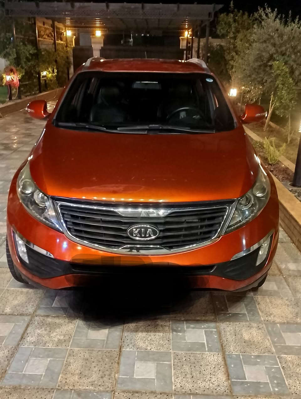 سلام عليكم اخواني سياره للبيع نوع كيا سبورتج 2011 لون مشمشي بدون ضرر وبدون صبغ محرك  شرط كهربائيه كلها شغاله شرط رقم انكليزي اربيل هزه جديد غرامات صفر شرعيها موجود سعر 135$ وبيه مجال عنواني موصل زيونه مقابيل حي الفلاح الايسر رقمي للتواصل ***********
