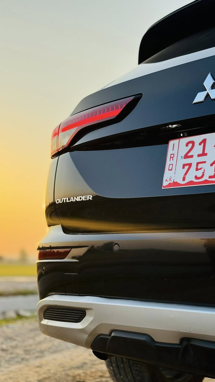 Mitsubishi Outlander GT
.
2024 ) فول مواصفات
.
ماشیە ٢٤ الف کم 
.
مواصفات:
٧ راکب
داتاشو
دبل اكسل 4*4
بانوراما 
٣٦٠ کامرە
بصمه
شاشة 
5 كاميرات 
كشنات جلد و هيتر - ستیرن هیتر
سندوق شفت
بريك بصمه
ويل كب كروم 
رادار امامي و جانبي و خلفي
لايت ليد LED
محرك:  2.5
تحديد سرعه 
تحكم ستيرن
تبرید مرکزی

شوية من باب سائق و باب ورا سكن صبغ
بدون حادث قوي بجم كبس
.
سعر ٢٣٠ و بي مجال بسيط 
.
عنوان : كلار 

***********
