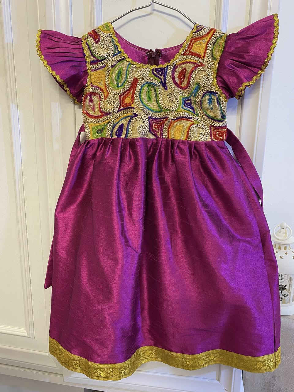 هلو حبايب بقت كم قطعه عليها تخفيض قوي
الاسعار ١٥ الف فقط 
الاعمار مثبته اسفل الصور


**إذا كنت صاحب هذا الإعلان وتريد حذفه لأي سبب، رجاءا أرسل رسالة إلى الدعم الفني**