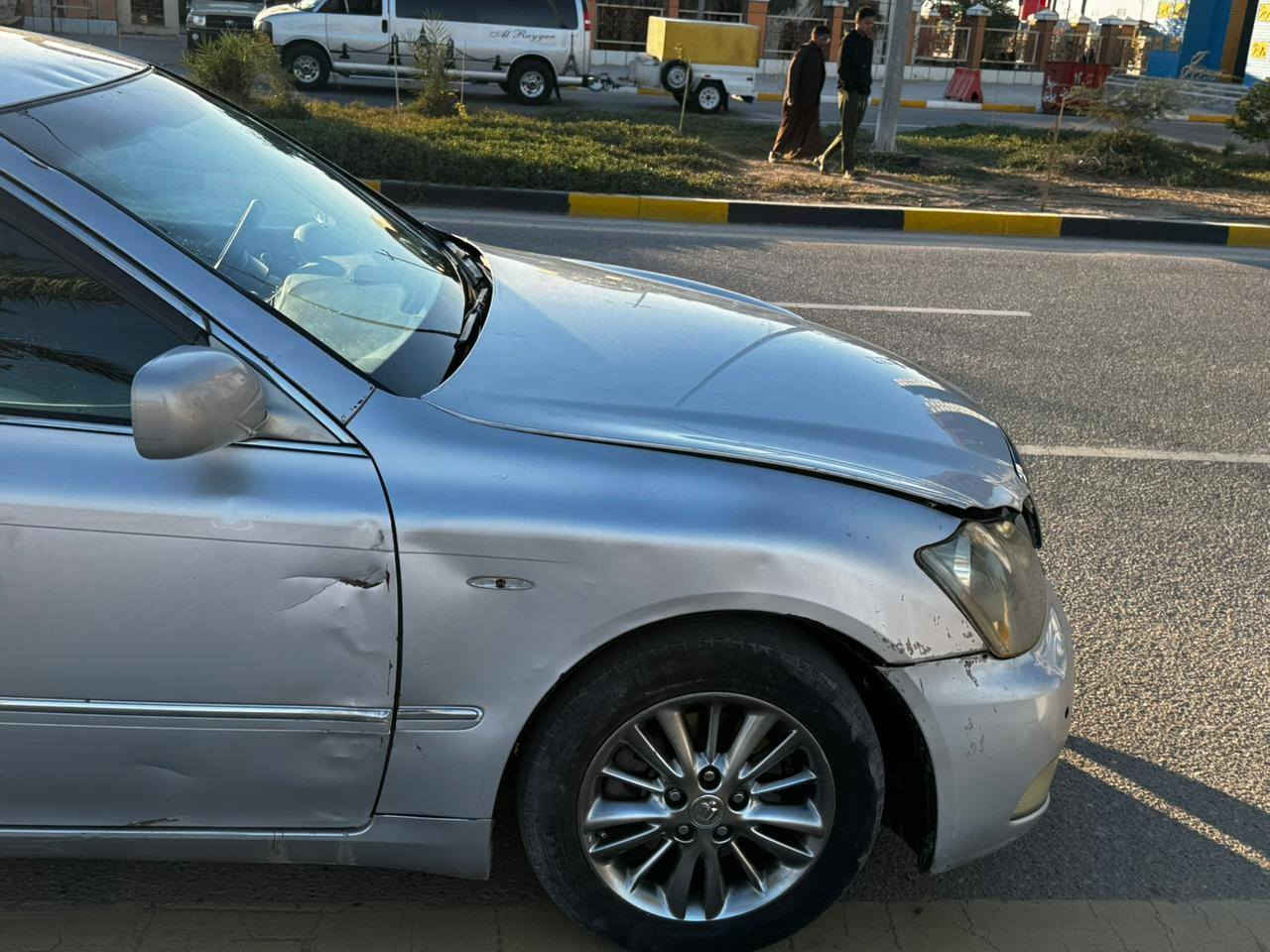 السلام عليكم
بلاش سعرها 25 بيها مجال
تيوته كراون (شاهينه) كصتين  سلفر   ٣ دكم داخل رصاصي 
* المواصفات *
شاصي ٨٠
بردة خلفية
تحكم مقود 
 كامر دواره
 سيدي جنجر ٦ أقراص
تبريد 
باتري جديد 
جام اوتو 
كير محرك كفالة 
السياره جاهزة بدون نقص برغي
مكانها البصرة سفوان
***********
***********
