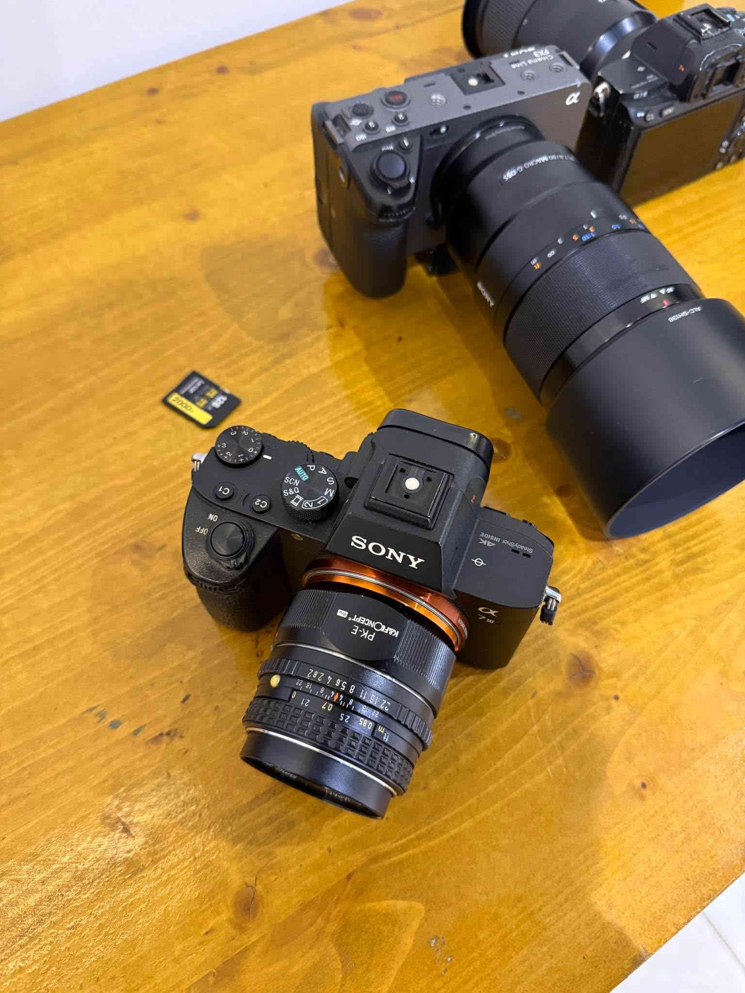 A7 iii 

نضيفة بدون عيوب 
فقط بدي 
بطارية 
ستراب 
شتر ٢٤ك 
0751 3600 767
0774 8888 978 أربيل
