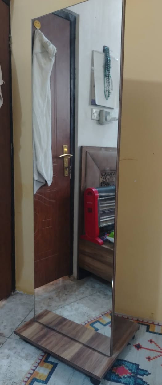 مراية قيافة نظيفة كلش وبيه تايرات لسهوله النقل
سعره ٢٥ وبيه مجال مكاني بغداد منطقة الشعب.


**إذا كنت صاحب هذا الإعلان وتريد حذفه لأي سبب، رجاءا أرسل رسالة إلى الدعم الفني**