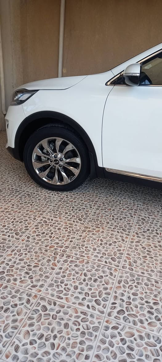 كيا سورنتوا موديل 2020 سياره جديده بمعنى الكلمه ومكفوله كفاله عامه رقم صلاح الدين باسمي تحويل ثاني يوم 
الاتصال *********** ..... صلاح الدين تكريت 📍
