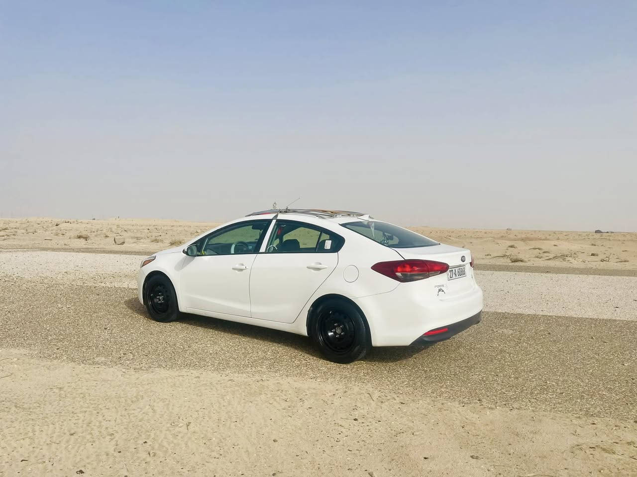 السلام عليكم فورتي مديل 2017 بسمي تحويل ثاني يوم سياره جاهزه كير مكينه تبريد تدفه حداديه تخم تاير جديد دوشمه سياره جاهزه الخير  تايرك وين  ماتريد بيه صبغ فقط باب سايق والي وره بدون حادث شراي بيك خير وتدلل  مكاني ناصريه المركز سعر 125. 

‭0785 082 7233‬
