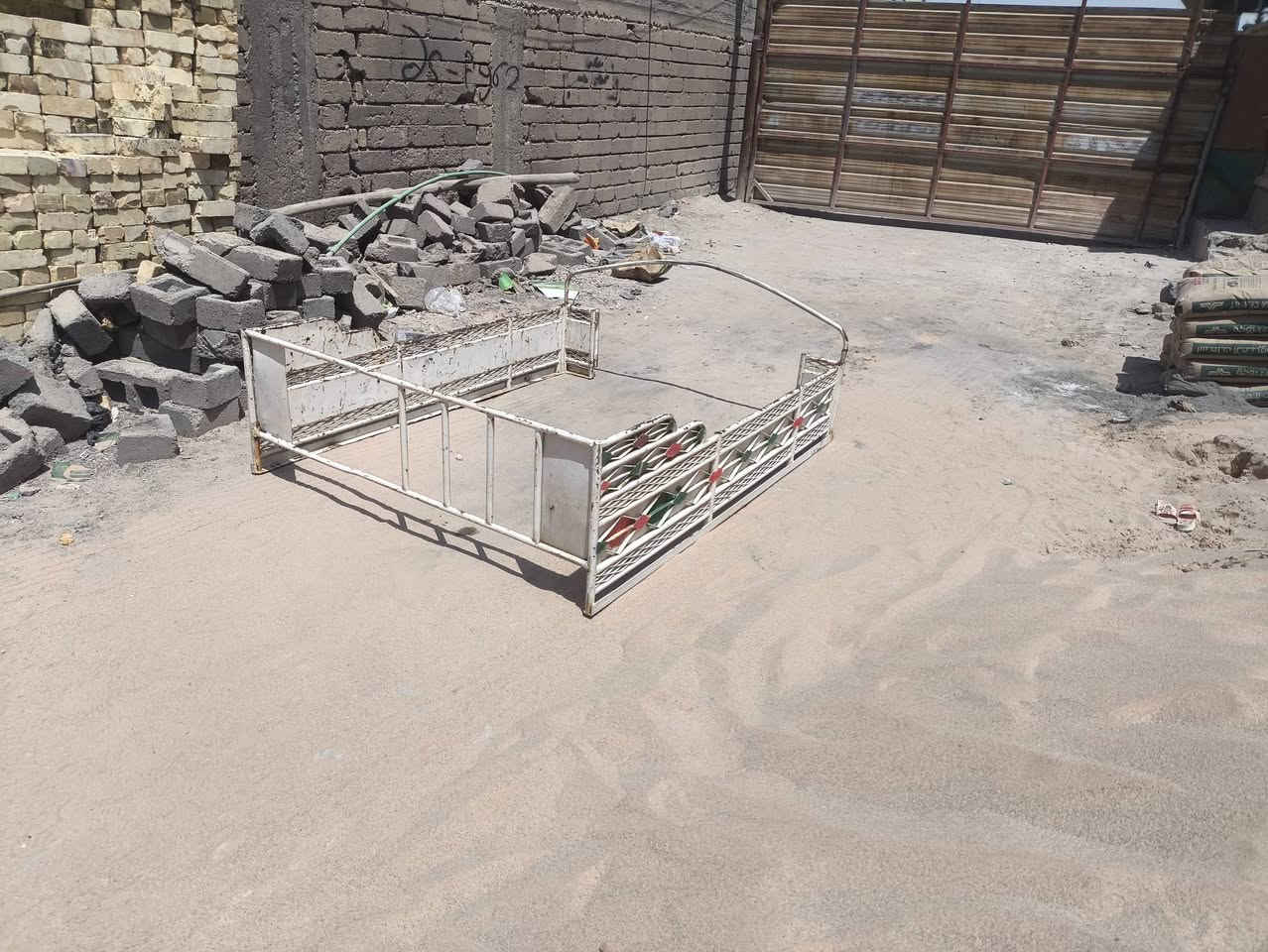 سلام عليكم محجر بيكم تك نضيف مكاني بصره مدينه بني منصور ***********
