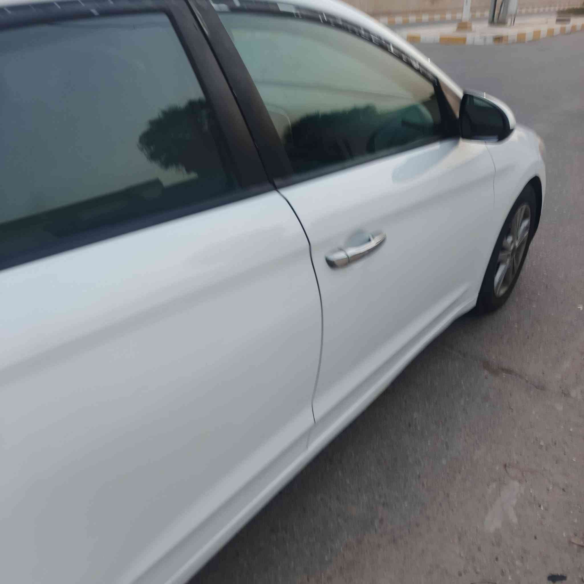 السلام عليكم النترة موديل ٢٠١٧ وارد امريكي حادثه تبديل دعاميه فقط تحويل ثاني يوم المكان ذي قار *********** السعر ١١٥ سيارة جاهزة الخير
