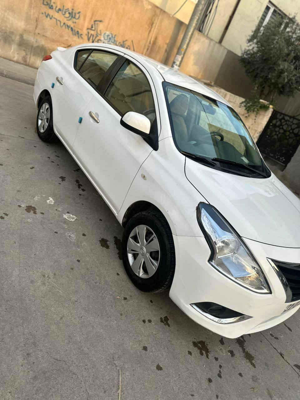 صەنی لاکشمیبایە 2020 
فولە سەیارەکە 
ئاوێنەی کارەبایە دەبڵ حاسەیە 
شاشە ئایپادە کامێرایە 
تەبریدی ساردو گەرم مەزبوت 
ئیستۆپی ABS   
 تراکشنە 
سەیارەکە چەمەلەقێکو بۆنیتەکەی بۆیاخە 
بەناوی خۆمەوەیە 
سەنەوی 2028 تازەیە 

سـعـر : لە کۆمێنت داوابکە ڕاستەوخۆ بۆت دێت 📥 

گێر و مەکیەنەی بەشەرت 
هیچ کێشەیەکی تێدا نییە 

ژمارەی خاوەنەکەی 
 شوێن سلێمانی.
 ***********
