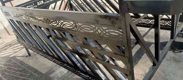 السَلٱمٌ عـَلـْيگمّ-ۈرحـْمّـٌة ٱللـّہ ﯙبُرگـّاتہ محجر البيع مال ثائر صوريه مكان بغداد السعر ب400وبيه مجال ***********
