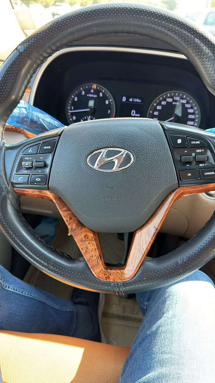 السلام عليكم توسان 2020 خليجي شركه الكاصد الأصلي دبل بصمه  فول مواصفات سياره بسمي رقم إنكليزي  مكفوله كفاله  عامه سونر موجود مكان السيارة بغداد  السعر 227 وبيها مجال  الاستفسار ‭0773 619 6329‬
