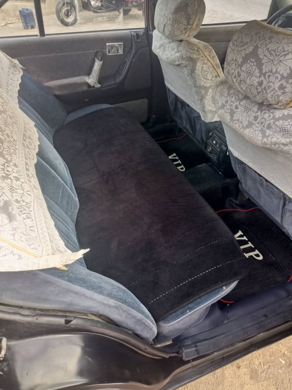 سلام عليكم
ارنب مديل ٩٤ مكينه كير مكفولات توني شادهن 
حداديه جديده 
تخم تاير جديد 
باتري جديد 
كهربياته كله شغاله 
رقمه بصره نكليزي مشروع وطني 
مكفوله من لكصه ول عيب شرعي ول صوليه ول صبغ لعام 
مكان ناصريه
سعر ٦٨
***********
