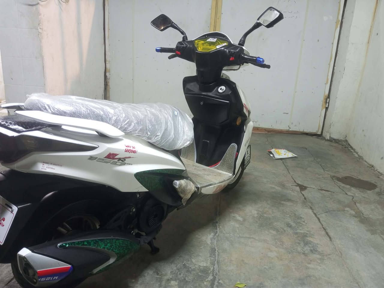 السلام عليكم ورحمة الله وبركاته هاوجي دبابه موديل 17 كشر محرك نضيفه حيل مسجل تحويل ثاني يوم السعر ١٢ ونص بيها مجال شي قليل 
العنوان رمادي شارع البريد مقابل باب البريد ورشة انس القيسي للإستفسار الاتصال با الرقم ***********
