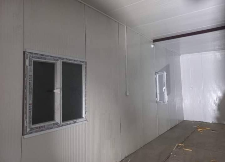 ‏🏗️ معمل النهرين لصناعة الكرفانات والديكورات
‏حلول متكاملة للكرفانات، البيوت الجاهزة، والمحلات بأعلى جودة ومعايير احترافية
‏
‏نقدّم خدمات تصميم وتجهيز وتنفيذ:
‏• الكرفانات السكنية والإدارية
‏• البيوت الجاهزة (طابق واحد أو طابقين)
‏• الغرف، المخازن، والمحلات التجارية
‏• تنفيذ كامل بنظام تسليم مفتاح (Finishing كامل مع مردات مياه)
‏
‏---
‏
‏💰 الأسعار حسب نوع السندويج بنل:
‏
‏🔹 27,000 دينار / متر²
‏يشمل: أبواب، شبابيك، كهرباء كاملة
‏نوع السندويج بنل: ليون بنل مع ضمان
‏
‏🔹 30,000 دينار / متر²
‏يشمل: أبواب، شبابيك، كهرباء كاملة
‏نوع السندويج بنل: ميلانو بنل أو أريهان بنل مع ضمان
‏
‏🔹 سندويج بنل مقاوم للحريق 🔥
‏مع كتاب منشأ رسمي
‏الأسعار تبدأ من:
‏35,000 – 40,000 – 50,000 – 55,000 دينار / متر²
‏يشمل: أبواب، شبابيك، كهرباء كاملة
‏
‏---
‏
‏🛠️ مواصفات ومزايا إضافية:
‏
‏• استخدام حديد تركي عالي الجودة
‏• أبواب وشبابيك تركية أصلية VBC
‏• إمكانية التفصيل حسب الطلب (أبواب، شبابيك، كهربائيات)
‏• تغليف بلاستك + سقف ثانوي: 10,000 دينار / متر²
‏• تنفيذ القمريات بجميع أنواعها، بما فيها قمريات السيسبان
‏
‏---
‏
‏✅ نضمن لكم:
‏• جودة تصنيع عالية
‏• مواد أصلية مع ضمان
‏• تنفيذ دقيق ومظهر احترافي
‏• التزام كامل بالمواصفات والوقت
‏
‏📞 للاستفسار أو الطلب:
‏***********
‏متوفر اتصال وواتساب
