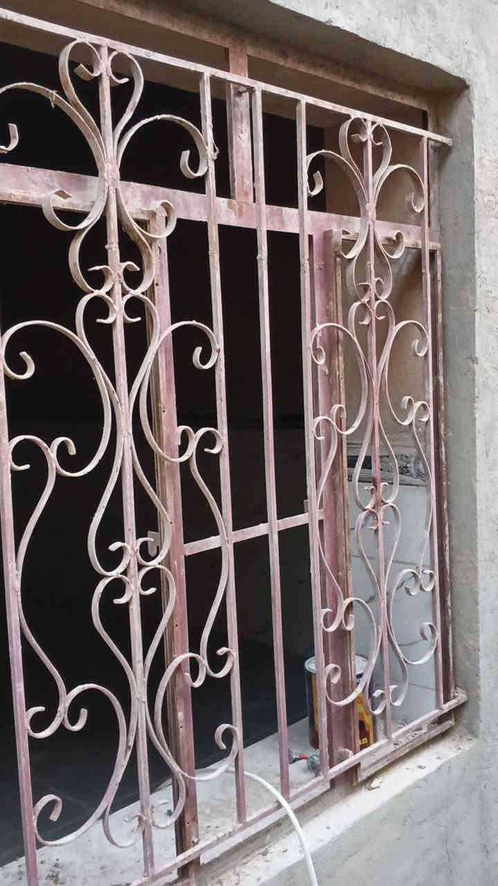 سلام عليكم كادر المقاول عبد الملك 
تشتغل اي شغل نشتغل 🥰كادر بشراف مباشر ودقه وحترافيه ا😍لمقاول عبد الملك  ماكو داعي دوخ 🤔ودور عمال حضر سيد عبد الملك يفتح كادر كامل مال عمل وراح انطيكم العمل نعمل بيهن فقط 🙂 العنون برونه مقابيل محلات ايوب فازع يوجد كادر المقاول نتشرف بحصوركم عروضان تناسبكم وسعارن تعجبكم 🥰🙈
///////////////////////////////////////////////////////////////
««وهہ‏‏سـهہ‏‏ نفتح مـفآجآ‏‏هہ 🤔🤝»» 
 بسم الله الرحمن الرحيم 
إليك إعلانًا مُحسّنًا لخدمات المقاول عبد الملك:

# المقاول عبد الملك
نقدم خدماتنا في محافظة الأنبار، حديثة العامة. نتشرف بخدمتكم في:

# خدماتنا👷‍♂️👷‍♂️👷‍♂️👷‍♂️👷‍♂️🧏‍♂️🧏‍♂️🧏‍♂️
- حفر ورصف البيوت😊😊
- تصيد جميع المواد😗
- لبخ درجة أولى🤔
- صفط الطرمة🤩
- حفر أساس😘
- نقل الرمل😎
- تفليش السقوف والصبات😍
- تسليك الكهرباء للبيوت الكاملة🙂

# عروضنا
- *كادر صب*: نقدم خدمات صب البيت بكل دقة واحترافية.😲😲
- *كادر بناء بيت كامل*: سنقدم خدمات بناء بيت كامل في الأيام القادمة.🫢🫢
- *تجهيز البيت كامل*: نقدم خدمات تجهيز البيت كامل بكل دقة واحترافية.😊😊

# الأسعار
- *تسليك الكهرباء*: 4000 الف نقطه واحد 🫣🫣
- *عروض خاصة*: نقدم عروض خاصة لعملائنا الكرام.🤗🤗

# المميزات🤔🤔
- *دقة واحترافية*: يتم تنفيذ العمل بكل دقة واحترافية.😍😍
- *إشراف مباشر*: يشرف على العمل المقاول عبد الملك نفسه😎😎
- *ضمان الجودة*: يتم تقديم ضمان على جودة العمل.😚

# للتواصل🤔
يمكنك التواصل مع المقاول عبد الملك عبر مراسلة الصفحة الخاصة أو زيارة موقعنا. أو الاتصال على الرقم *********** 🥰🥰

////// اسعار بلاش خدمات المقاول عبد الملك 🫡🫡///////////
