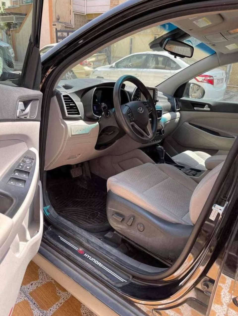 هۆندای تۆکسۆن ئەمریکی مۆدێل 2019 فول مواسەفات بەس  سلایت نیە 1 پارچەی چاملخ بۆیاغەلەی سەیاق  بێ ناو گرتن هەیە بەسمە شاشە گەورە سوکان ڤۆلێۆم تاحدیل سورحە ناوکرێمی رادار خاتی جادە لایت ئۆتۆ ئاوێنە رادار کوشین هیتەر کوشین کارەبایی دژە خلیسک  برێک بەسمە پشتو پێش کەپس Auto HoLD پشتو پێش رادار گێرو مەکینە بە شەرت  رەقەم هەولێرنرخی 175کەمێک مەجاڵ شوێن هەولێر ژ.م*********** أربيل, العراق
