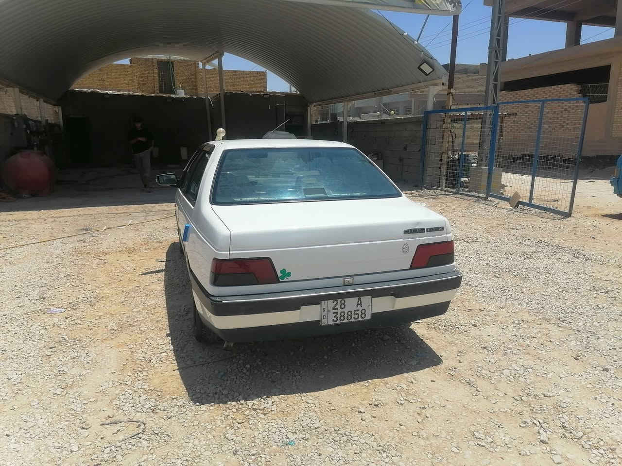 السلام عليكم بيجو 405 موديل 10 رقم انكليزي دولي نجف للاستفسار هاذة رقمي ***********
