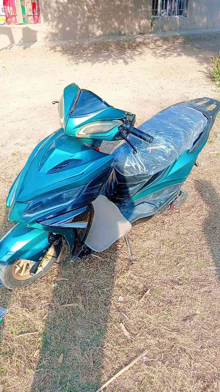 سلام عليكم عندي ذبانه للبيع  كرهبايات كامله مكمله سرلف تخم تاير جديد السعر 450او بيهه مجال للستفسار ***********
