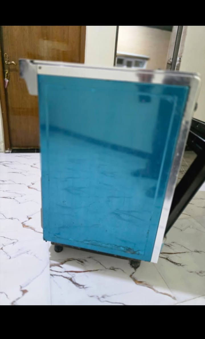 يوجد طباخ كريازي مصري من هاذا الذقيل اللبيع السعر 325 يتواصل على هاذه الرقم ***********
