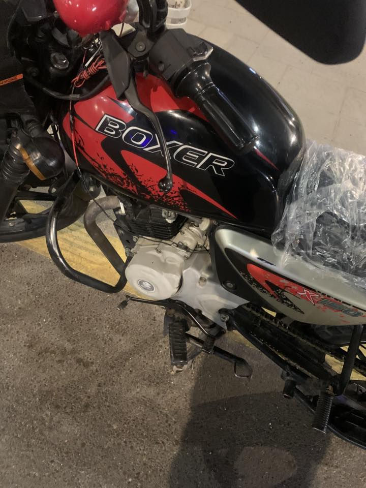 السلام عليكم
دراجه بوكسر موديل ٢٢ 
الدراجه اي نقص مابيها 
نظيفه وتخبل
اوراق استنساخ 
السعر ب ٩٠٠ وبها مجال 
العنوان بغداد الطوبجي 
***********
