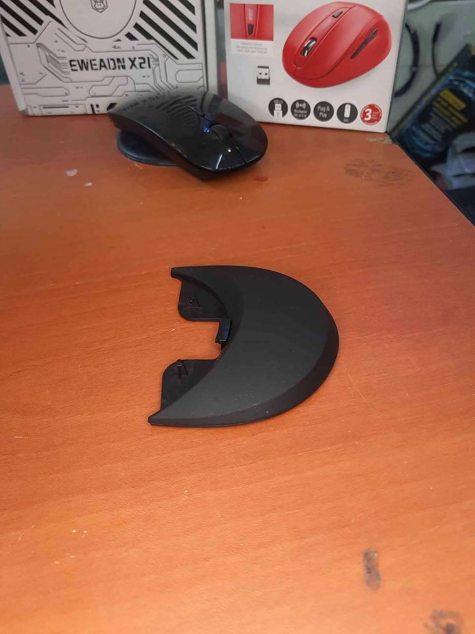 🖱️ ماوس DELUX M618 PLUS العمودي (Vertical Mouse)
💥 بسعر 20,000 دينار عراقي فقط!
إذا تقضي ساعات طويلة على الكمبيوتر فهذا الماوس هو الخيار المثالي، بتصميم عمودي مريح يساعد على تقليل إجهاد المعصم ويوفر راحة أكبر أثناء الاستخدام.
✅ تصميم مريح (Ergonomic)
✅ أزرار جانبية للتنقل بسرعة
✅ دقة واستجابة ممتازة
✅ توصيل USB – يعمل مباشرة بدون برامج
✅ مناسب للعمل، الدراسة، التصميم والاستخدام اليومي
💰 السعر: 20,000 د.ع فقط
🚚 التوصيل متوفر إلى جميع محافظات العراق
📦 الكمية محدودة، سارع بالحجز!
📩 للطلب أو الاستفسار راسلنا على الخاص، وسيتم الرد بأسرع وقت. 🔥 أربيل, العراق


**إذا كنت صاحب هذا الإعلان وتريد حذفه لأي سبب، رجاءا أرسل رسالة إلى الدعم الفني**