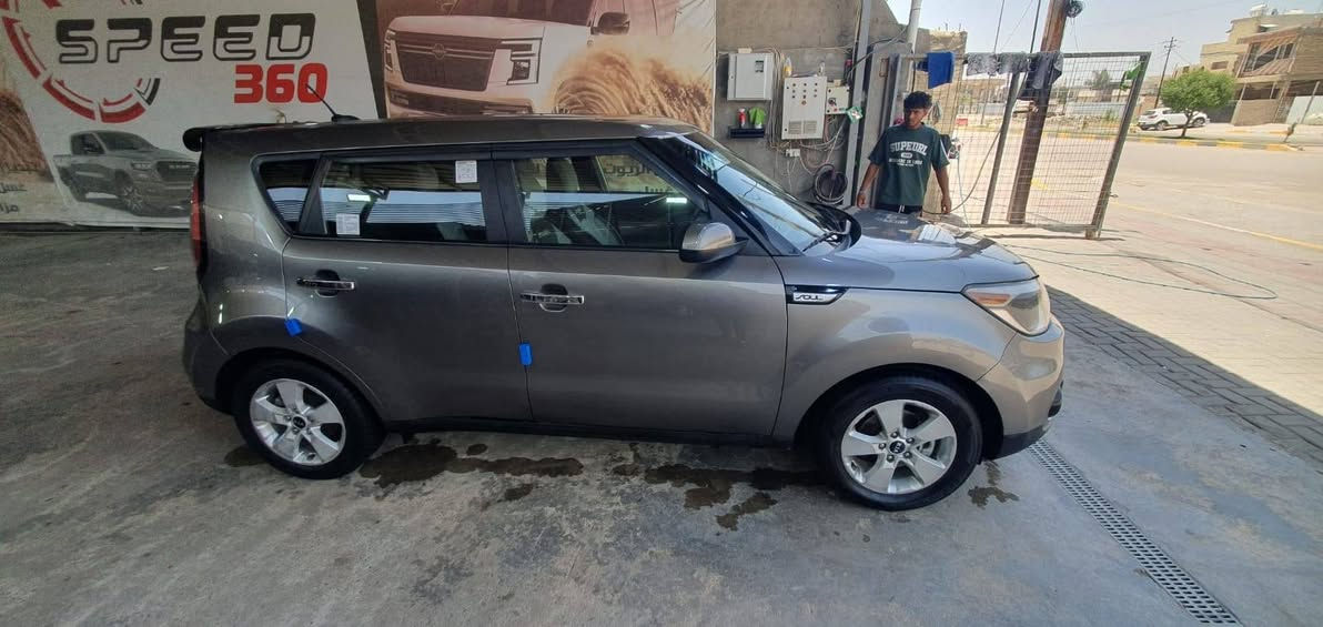 سلام عليكم اخوان
كيا صول للبيع موديل 2019 
رقم بغداد

بسمي شخصيا تحويل نفس اليوم

السيارة جديده جداً ماشية فقط 63 

السياره حادثة فقط الجنطه في امريكا وراجعه ع لبارد بدون اي تبديل تحكم مقود 

محرك 1600 GDI

3 وضعيات للقيادة 

( Normal - ECO - Sport ) 

مكانها بغداد الغزالية

للاستفسار ***********

فقط الشراي يتصل 

السعر 115$ وبيه مجال
