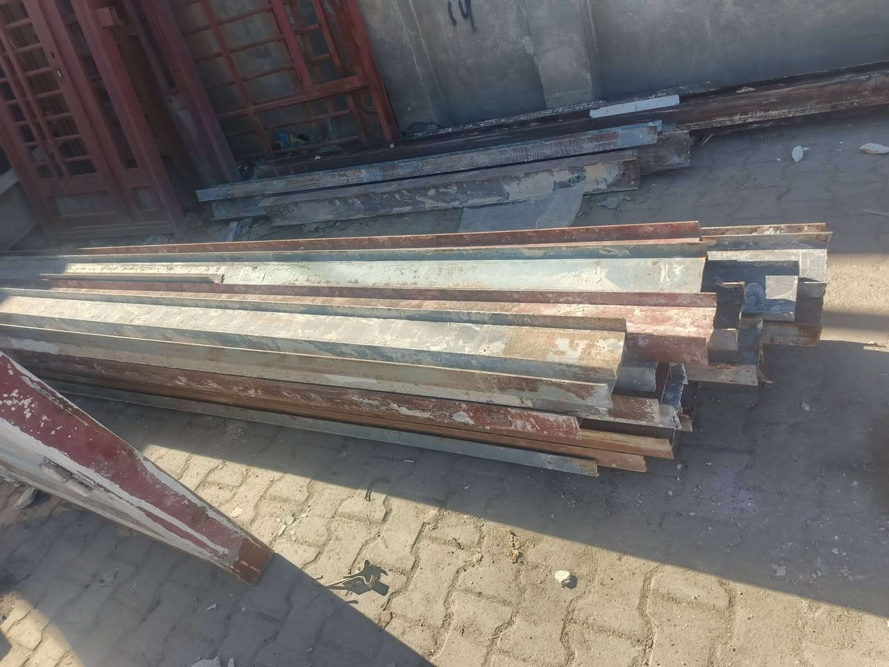 السلام عليكم شيلمان كميه للبيع مكان كربلاء ***********
