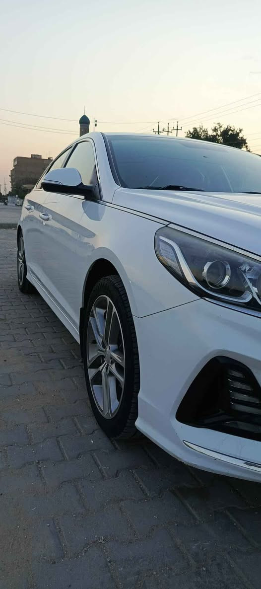 سوناتا 2018 خليجي مكينه 2400
ماشيه ١٠٨
سياره كفالة ماعدا باردين كولش بسيطه 
تبريد خلفي 
 السنويه باسم شخص من النجف
 تريد وكالة تريد مداور
حدادية السيارة %70
السعر 170 وبيها مجال 
اتصل على الرقم ‏‪***********‬‏ النجف, العراق

