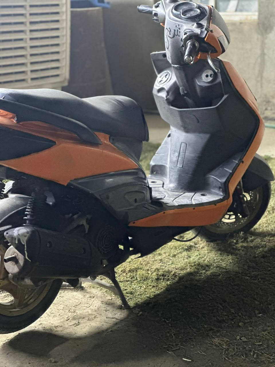 سلام عليكم سكنس فحل للبيع مكينه ما مفتوحه دراجه خير من الله شلعه شويه تتئخر معدل فول كهربائيات كله شغاله دراجه متروكه لونه الأساس ابيض وازرك مغلفه عام نقصه قمجي بريك خلفي وقاعده بريك خلفي جاملغ مكسور
ما متواجد فيس اتصل ***********
