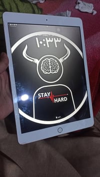 ايباد ٨ • ذاكرة ٣٢ • نضيف