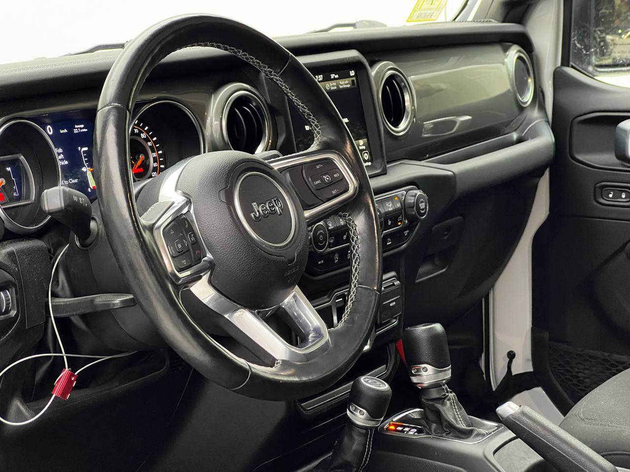 تخفيض الاسعار جوه السوك 🔥🔥💣
Jeep Wrangler 2023
جيب رانجلر ٢٠٢٣

مواصفات Sahara(مقاعد تدفئة-تدفئة المقود-شاشة كبيرة الحجم-تحديد سرعة)

مكينة ٦سلندر حجم ٣.٦لتر تنفس طبيعي
ماشية 43,000 ميل و بحالة جداً ممتازة 

ضرر السيارة جاملغ خلفي صبغ بدون ايرباكات
السيارة كلش حلوة و نظيفة

السيارة رقم اربيل الدولي سنوية جديدة و ب أسمنا و اكيد شرط التحويل 
مكفولة من كير و محرك و كهربائيات

و ب سعر(309$) ورقة و بيها مجال

مكان السيارة

دهوك -معرض ارشف R-Shev
رقم51 من معارض التيرمينال 

***********
*********** دهوك, العراق
