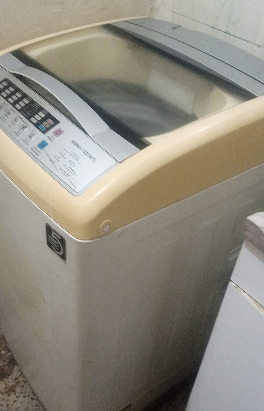 غساله اوتماتيك ال لجي ١٠ كيلو نضيفه ابد مداخله تصليح سعر ١٢٥ وبي مجال مكاني بياع يوجد توصيل بكروه ***********

