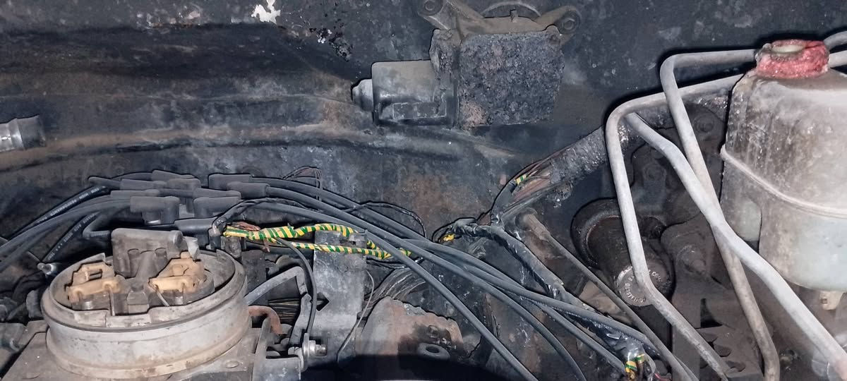 السلام عليكم عندي سياره جبسي موديل 99 مكينه 3.5 وجير 1000 رقم الماني بغداد سنويه عظماج عنواني بغداد عندي حرق بيها بالضفيره رقم تليفوني سياره مناسبه من 25 لفوق ***********
