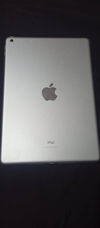 ايباد 9 للبيع بطاريته 89 اريد يستفسر هذا رقم والسعر خاص  واتساب 078121...