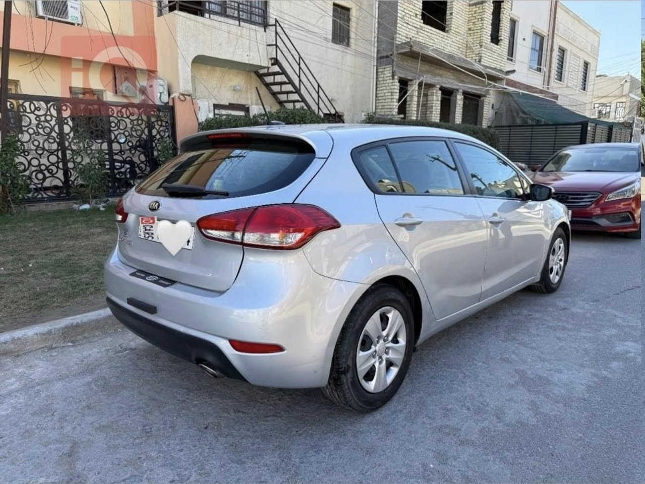 السلام عليكم 
فورتي هاتش باك للبيع 
موديل 2017  
رقم اربيل الجديد 
سنوية بسمي تحويل 
تحكمات ستيرن جهتين 
اشاير بالمري 
تحكم مري 
تخم تاير جديد 
محرك 2000 GDI نظيف يخبل
السياره كير مكينه  تبريد مكفوول 
ماشيه 63 الف 

السعر 108 ورقه  وبيهة مجال بسيط 
عنواني بغداد 
رقم الهاتف ،.:      *********** متوفر واتساب فقط
