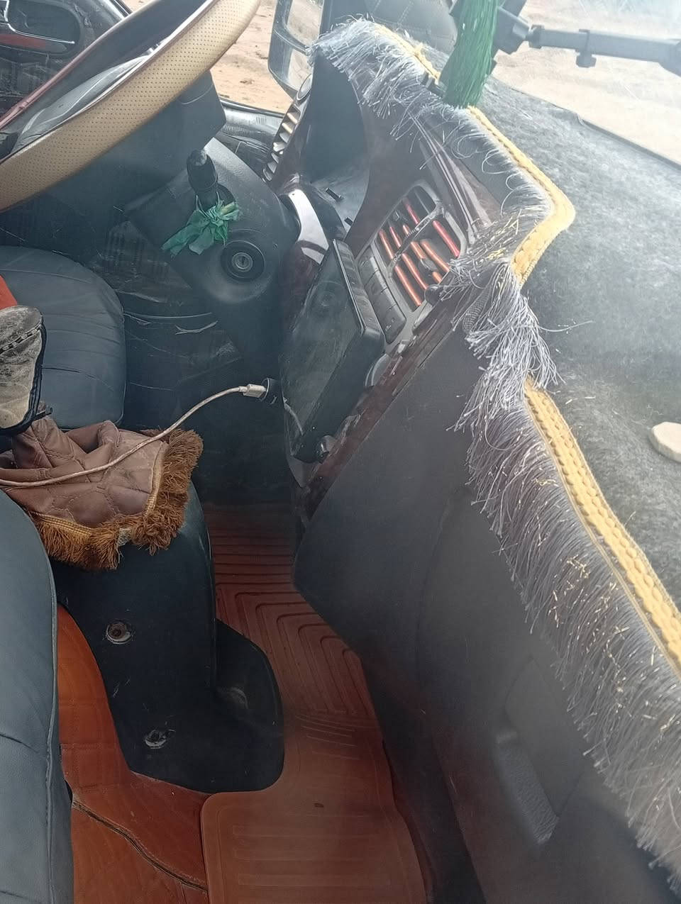 سياره كيا مديل 2008سياره السعر90وبيه مجال محدثه وجه16   جهازه محرك 3000مشترك مفتوح سياره جهازه كير مكينه حداديه تخم تاير وره تخم تايركدام  توهن مبدلهن سياره جهازه ماتخسر عليه الف جاهزه حداديه توه مسويه سياره مانقصه برغي كلشي ماتخسر عليه رقمه مثنى سنويه لل27ماصاقطه مدوار ثاني يوم الاتصال على رقم ‏‪0782 683 3817‬‏
