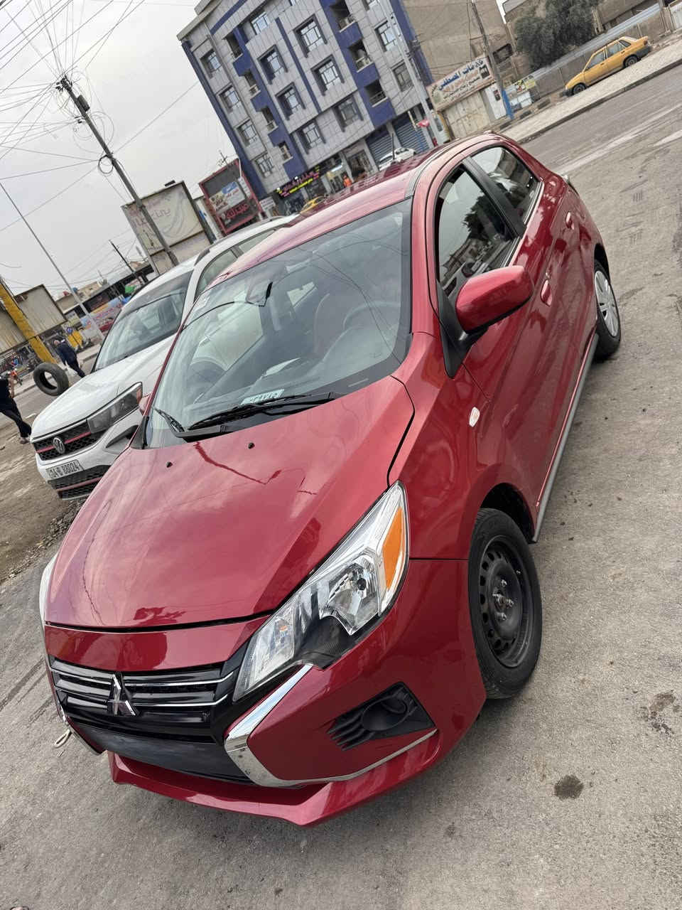 السلام عليكم لبيع ميراج مديل 24 وارد امريكي
ماشيه 23
مواصفاتها معروفه 
سياره جاهزه مابيها نقص ضرر بنيد وجاملغ 
منفيس بسمي بدون رقم رقمها يكلف 11 ورقه
العنوان بغداد البلديات ***********
