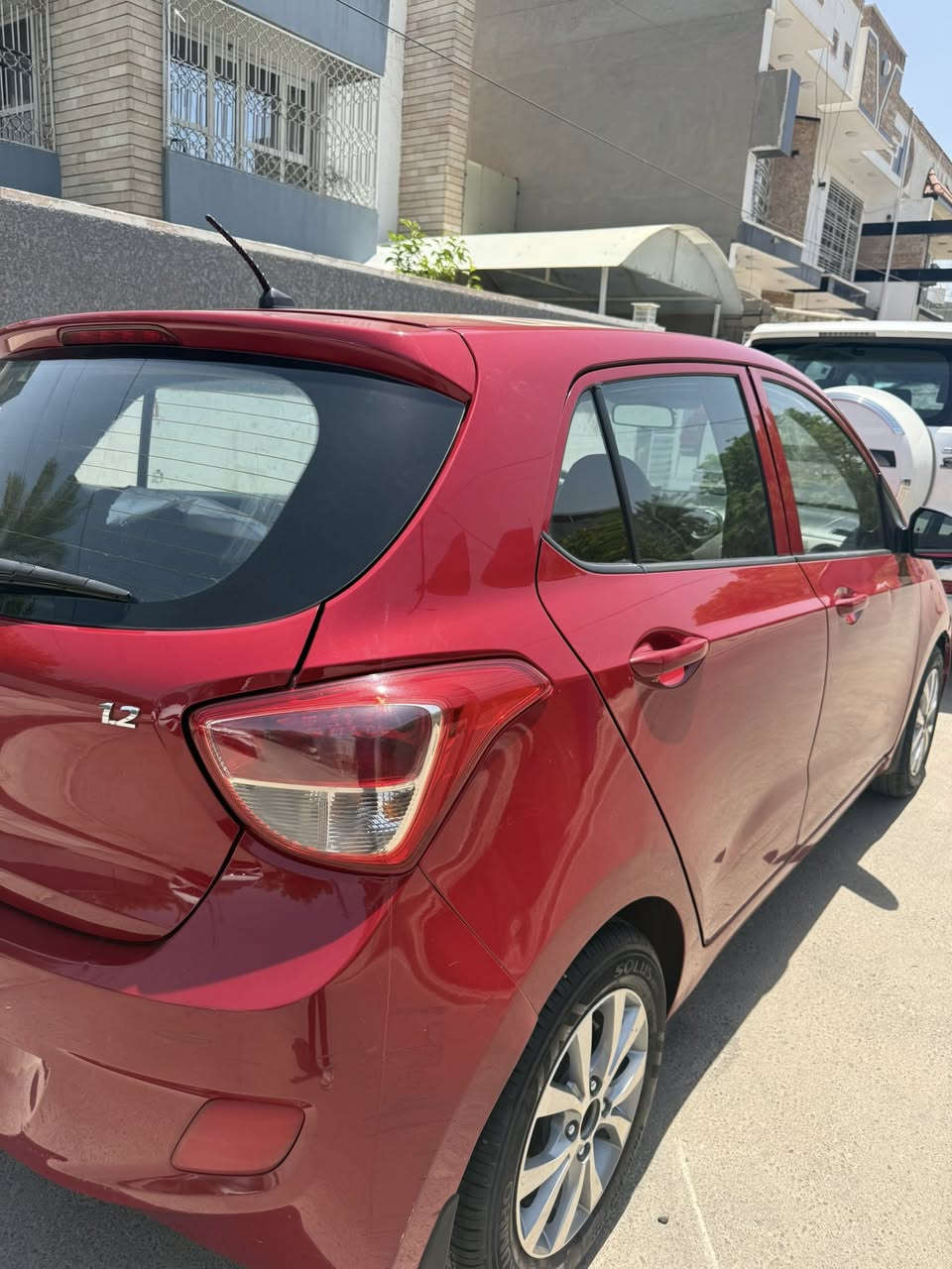 Hyundai grand i10
موديل 2015 مكفولة من الصبغ والفتح
شاشة كبيرة مع خاصية ابل كار بلي واندرويد اوتو
كاميرا دوارة
تحكم مقود جهتين
جام اوتو
نظام قيادة ايكو ونورمال
مري جانبية شفط
سيارة جديدة استخدام شخصي ماشية 57 
تبريد ثلج
محرك 1200 اقتصادي 
رقم بغداد بأسمي
السعر 82 ورقة وبيها مجال للشراي
***********
