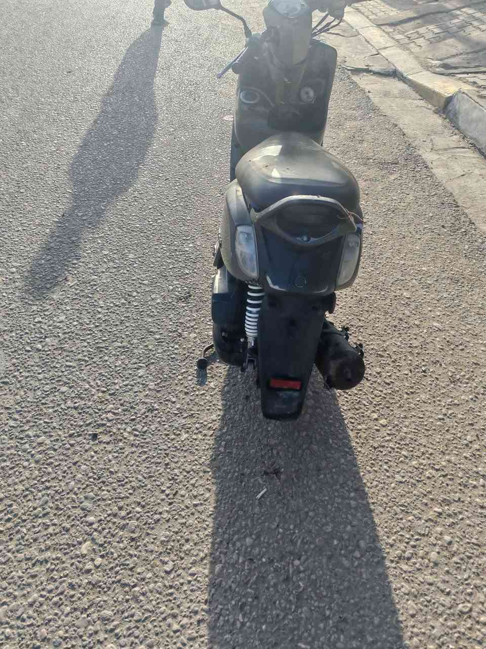 السلام عليكم ورحمة الله مرخصة المدير دراجة بوليس حاوية صار 9اشهر ماخذها نوزل مو كابريتة كلشي شغال كفاله كلشي مكاني كربلاء المقدسة قرب مستشفى الولادة  رقمي ***********  السعر 850
