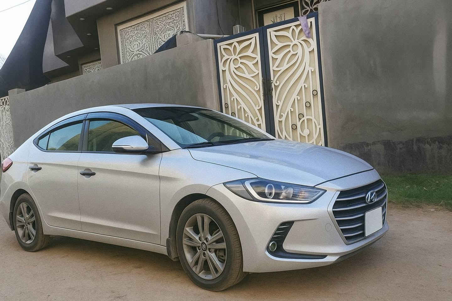 النترا مديل ١٧خليجي كير محرك تبريد برغي مامفتوح بيها حداديه تخم تاير جديد بيها باب صبغ اثر شخط اوقبق الجنطه فقط مكاني بابل شارع ٨٠ بسمي اربيل رقم جديد السعر ١٢٨ موبايل ***********

