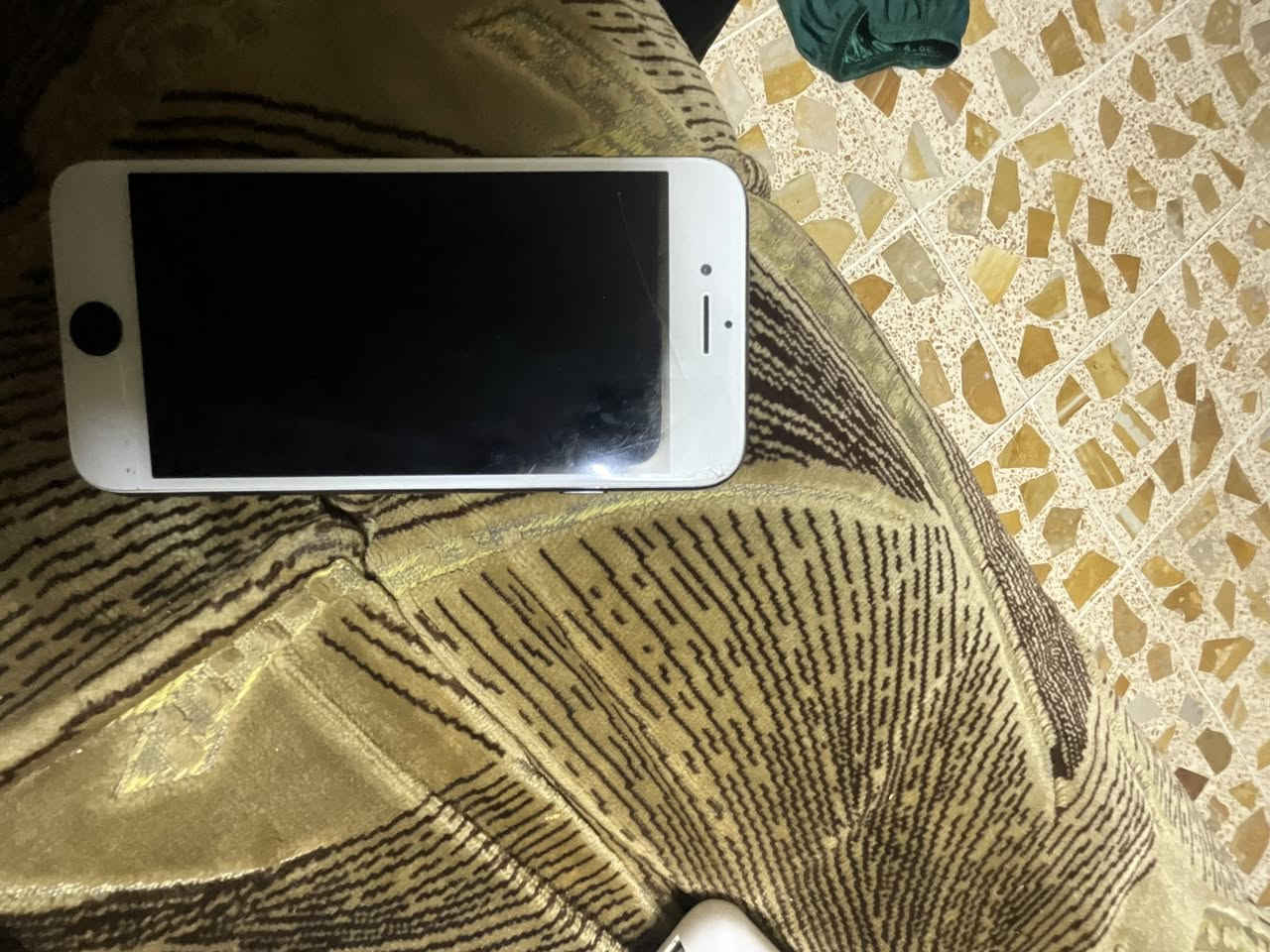 سلام عليكم شباب جهاز للبيع  ايفون 7عادي ويا شاحنه اصليه وسماعات وبي هذا الفطر وشريحه وحده والكامره الي بل ضهر بس تزهزهز ماعرف شبيها وذ.   32 ينزل بوبجي 40 فريم ومستعجل على بيعتو !


**إذا كنت صاحب هذا الإعلان وتريد حذفه لأي سبب، رجاءا أرسل رسالة إلى الدعم الفني**