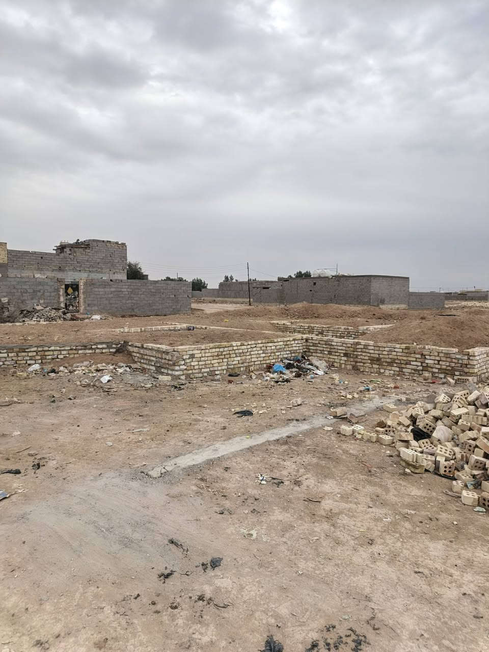 سلام عليكم بلتو 300كله طابوك شارع ابو ثلاجات نهايته ‏‪***********‬‏
