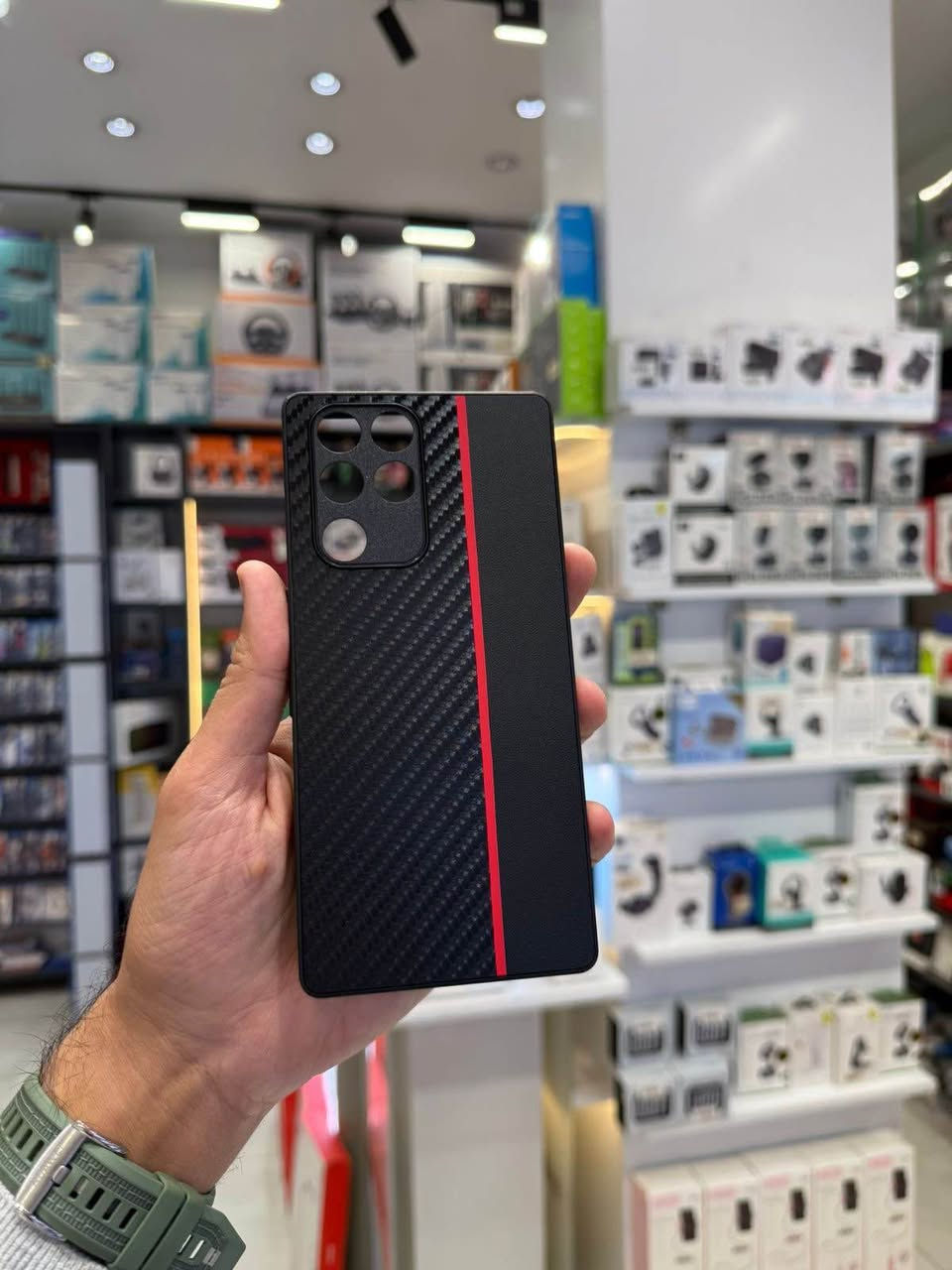 �🔥 حماية وأناقة لهاتفك بلمسة احترافية!

متوفر الآن كفرات REDMAGIC 11 Pro مع لاصق شاشة قوي حتى تحافظ على جهازك من الخدوش والصدمات 💪

وكذلك متوفر كفرات MagSafe المميزة
حتى تستفاد من الشحن المغناطيسي والإكسسوارات بسهولة ⚡️

المميزات:
🔹 كفرات حماية عالية الجودة
🔹 تصاميم أنيقة ومميزة
🔹 لاصق شاشة لحماية كاملة
🔹 كفرات MagSafe تدعم الشحن المغناطيسي

خلّي جهازك محمي ويظل شكله فخم دائمًا ✨

📩 للحجز مراسلة البيج
أو واتساب: *********** بغداد, العراق
