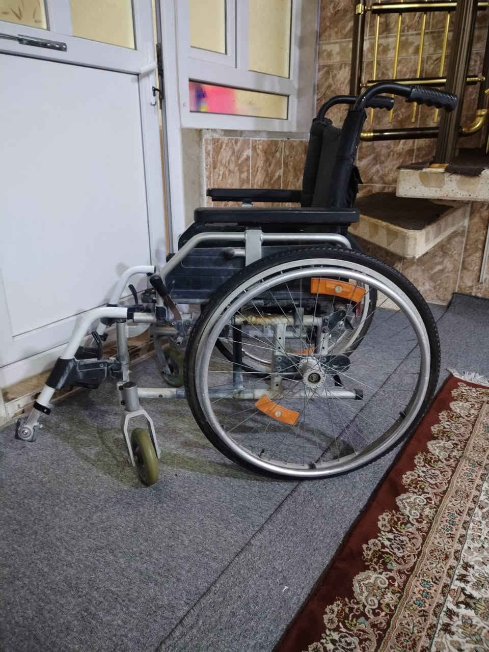 کرسي متحرك مستخدم
ماركة ألماني 
***********
