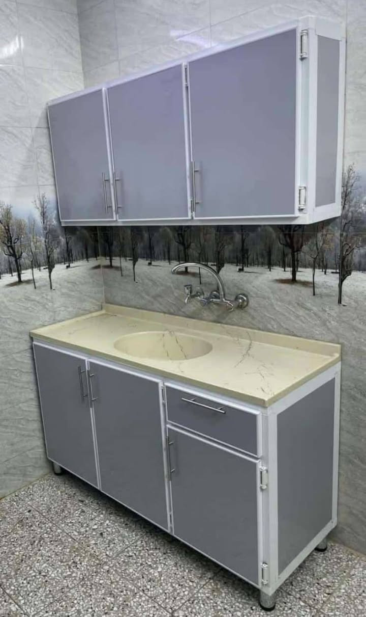 شغل درجه اولى مبطن فقط يوجد ستبدال بل قديم يوجد فرق الاستفسار رقم تلفون وتساب موجود *********** النجف, العراق
