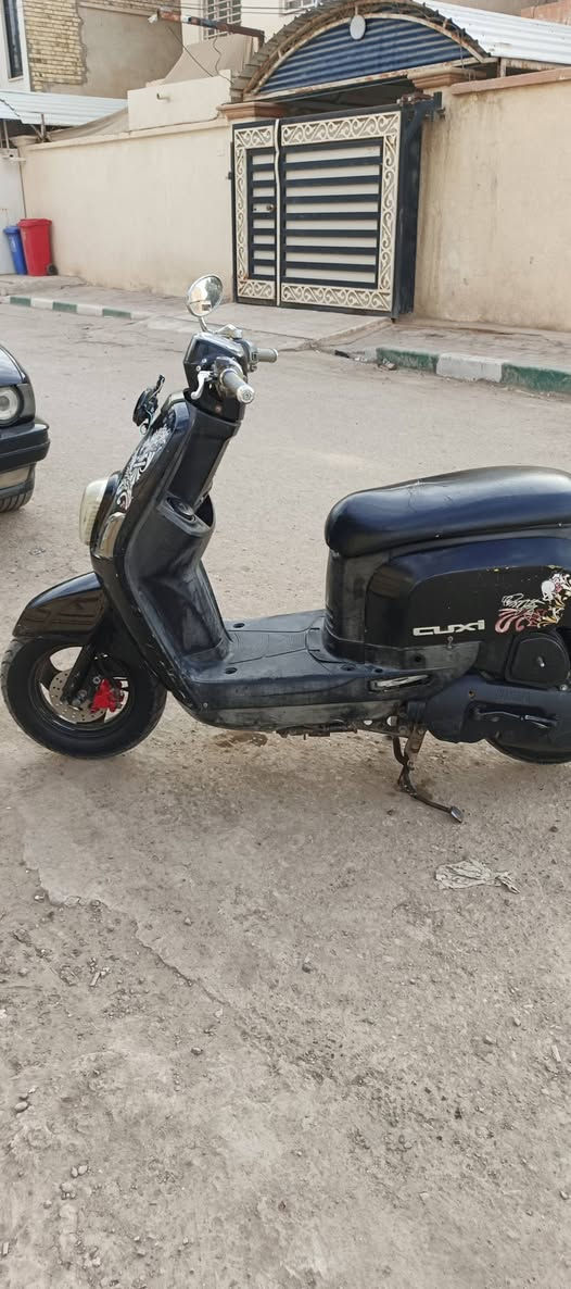 سلام عليكم دراجة بوليس كابريتر للبيع كلجاتها رياضي بلاد مكينه 55  بلاد مامفتوحة ابد  شلعه ومعدل  تقبط 110 كلوب زنون  هورنات سيدان  مامبدل بيها ايشي تجاري صالنصه اف ام كلشي شغال تاخذها وتطلع مكاني ميسان دور النفط  السعر 750وبيها مجال قليل للمراسله واتساب ***********
