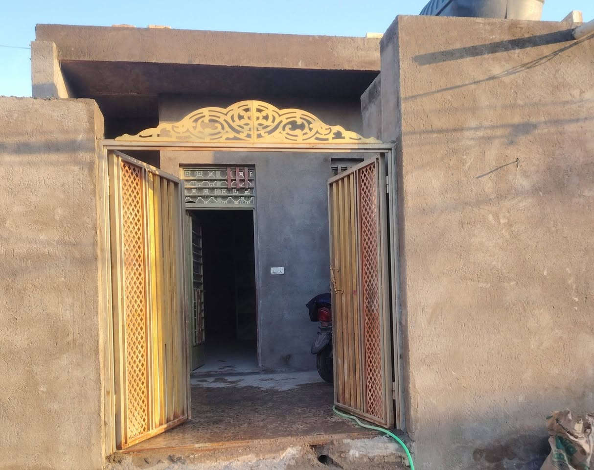 سلام عليكم 
بيت للبيع مساحة100متر
بغداد مدينة الصدر الحميدية شارع سيد عودة
المنطقة ماي ومجاري وكهرباء السعر40وبي مجال
للستفسار***********
