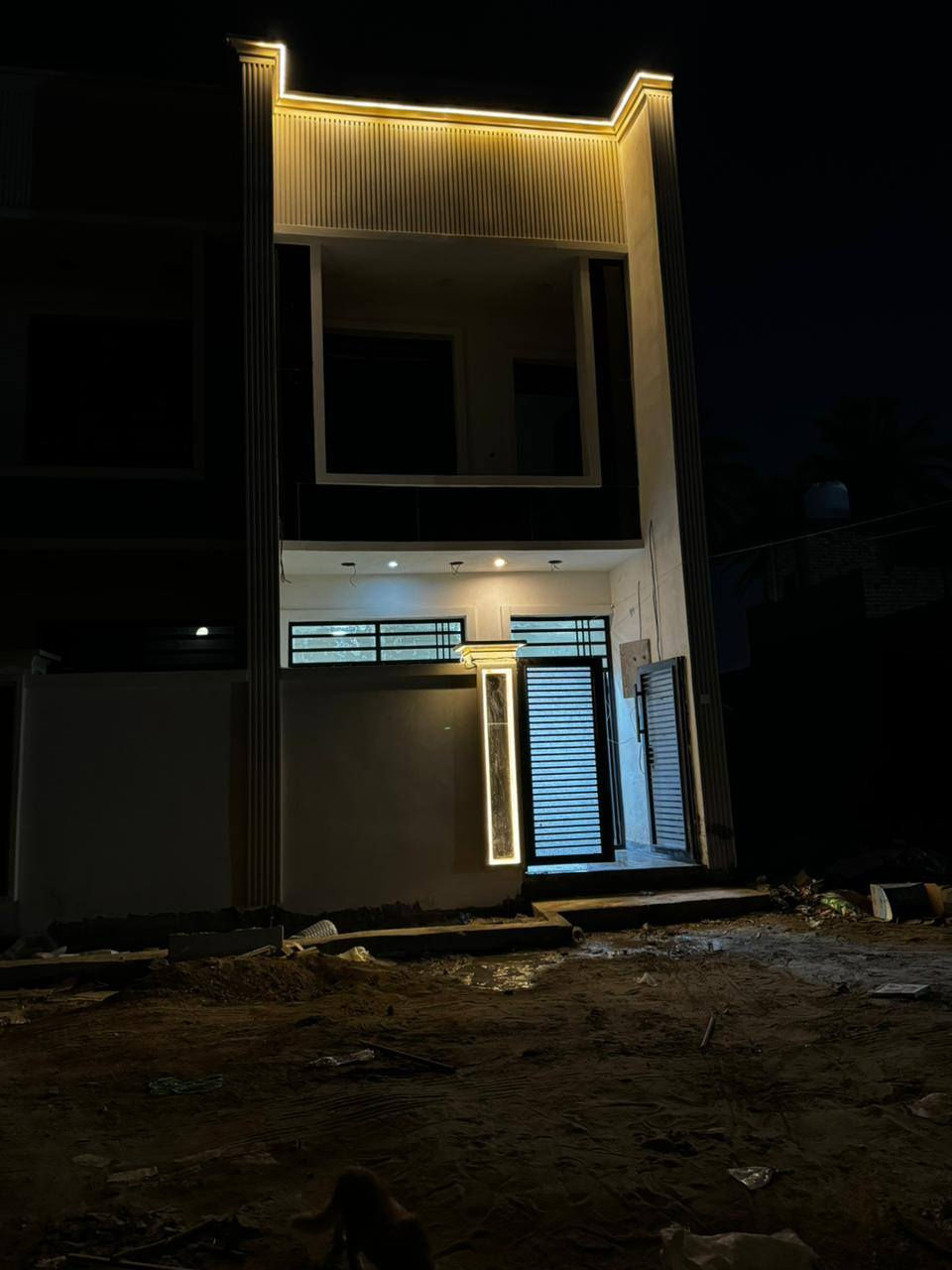 السلام عليكم ٣ بيوت لبيع المساحه ٨٥ متر السعر ٦٥ مليون العنوان شهداء البياع رقم ***********
