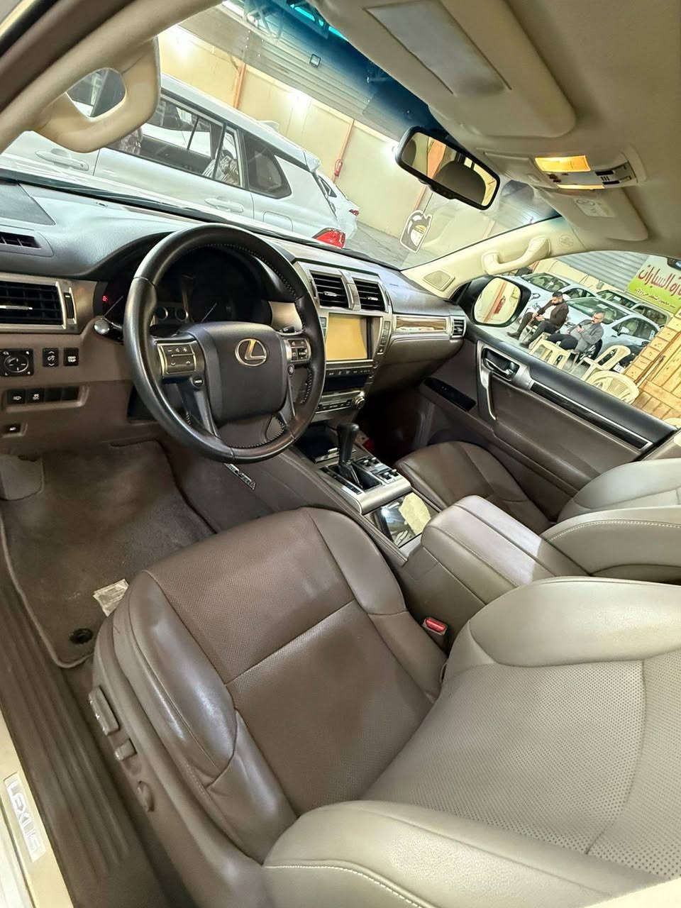 سلام عليكم لكزز برادو مديل2019  فطيم اصل
ماشيه 82اصل 
سياره كفاله عامه 
كشنات جلد حار +بارد 
فتحه بسقف 
سترين كهرباء خزن يصعد وينزل 
سياره لايت اسود زنون 
سياره رقم اربيل جديد بسم شركه
هزه وفحص جديد
رقم الهاتف ***********7بي واتساب
