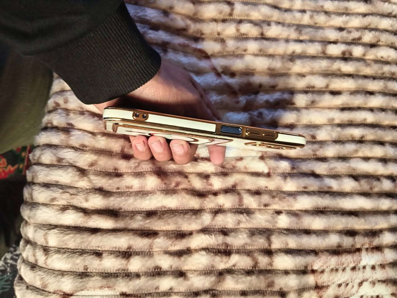 السلام عليكم تليفون للبيع تليفون ريدمي نوت 10 للبيع تلفون جديد وما ابي اي شيء بس ماله تليفون ما مصلح ابد تلفون حتى المراوس تليفون ذاكرته 128 يشغل ببجي 60 فريم تلفون سلس تلفون مراوس وبيع السعر 110 وبالمجال بابل المسيب هذا رقمي بي واتساب ***********
