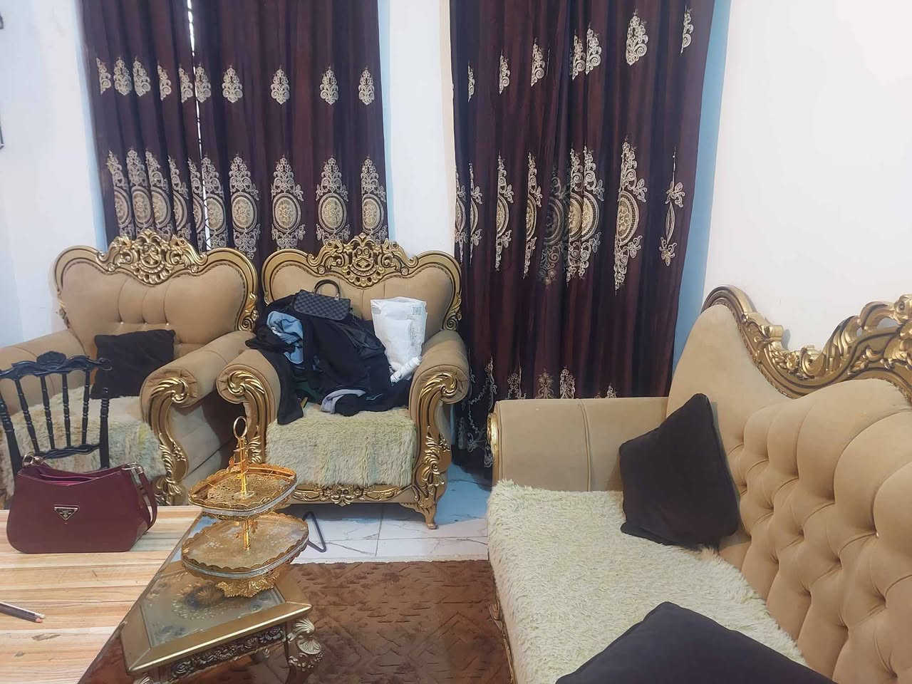 تخم ملكي 10 مقاعد كلش نضيف ماخذي ب900 ويردونه ب350 وبي مجال قليل لشراي مكان بغداد جزيرة بغداد


**إذا كنت صاحب هذا الإعلان وتريد حذفه لأي سبب، رجاءا أرسل رسالة إلى الدعم الفني**