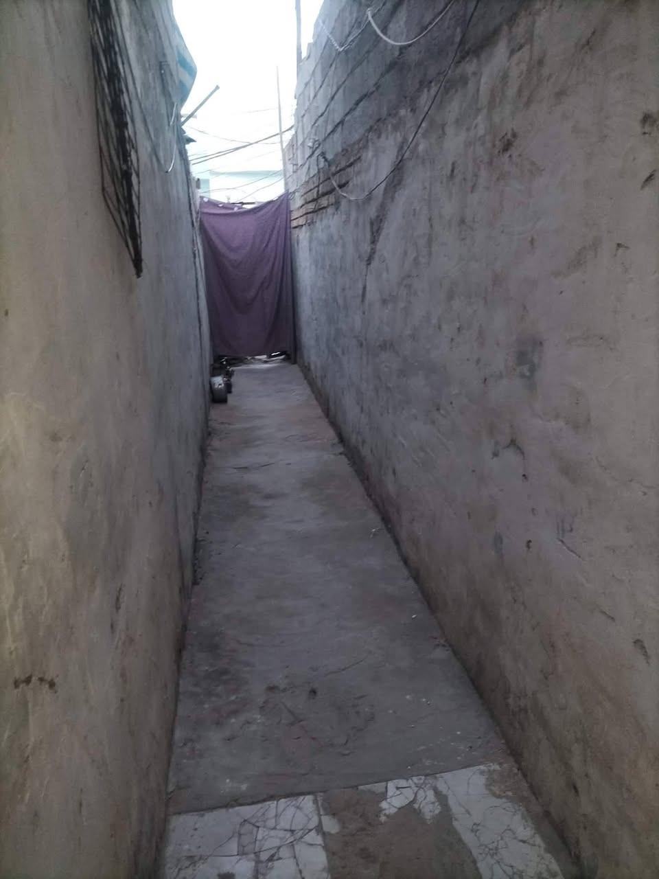 السلام عليكم عندي بيت للبيع 
مساحته 75 متر متكون من صاله ومطبخ والمدخل البيت يكون دولان 
مكانه النجف بشارع المطار سعر ب17 وبي مجال 
مندوبه اشواق


**إذا كنت صاحب هذا الإعلان وتريد حذفه لأي سبب، رجاءا أرسل رسالة إلى الدعم الفني**